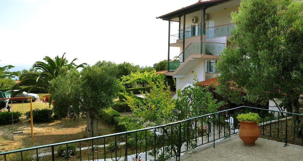 Aris Pension อาเกีย ปาราสเควิ ภายนอก รูปภาพ