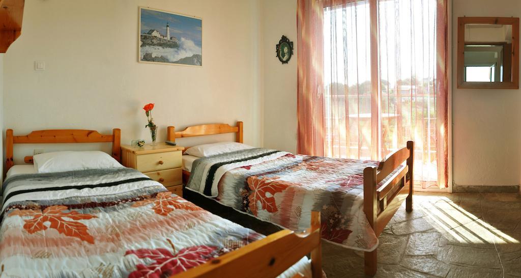 Aris Pension อาเกีย ปาราสเควิ ภายนอก รูปภาพ